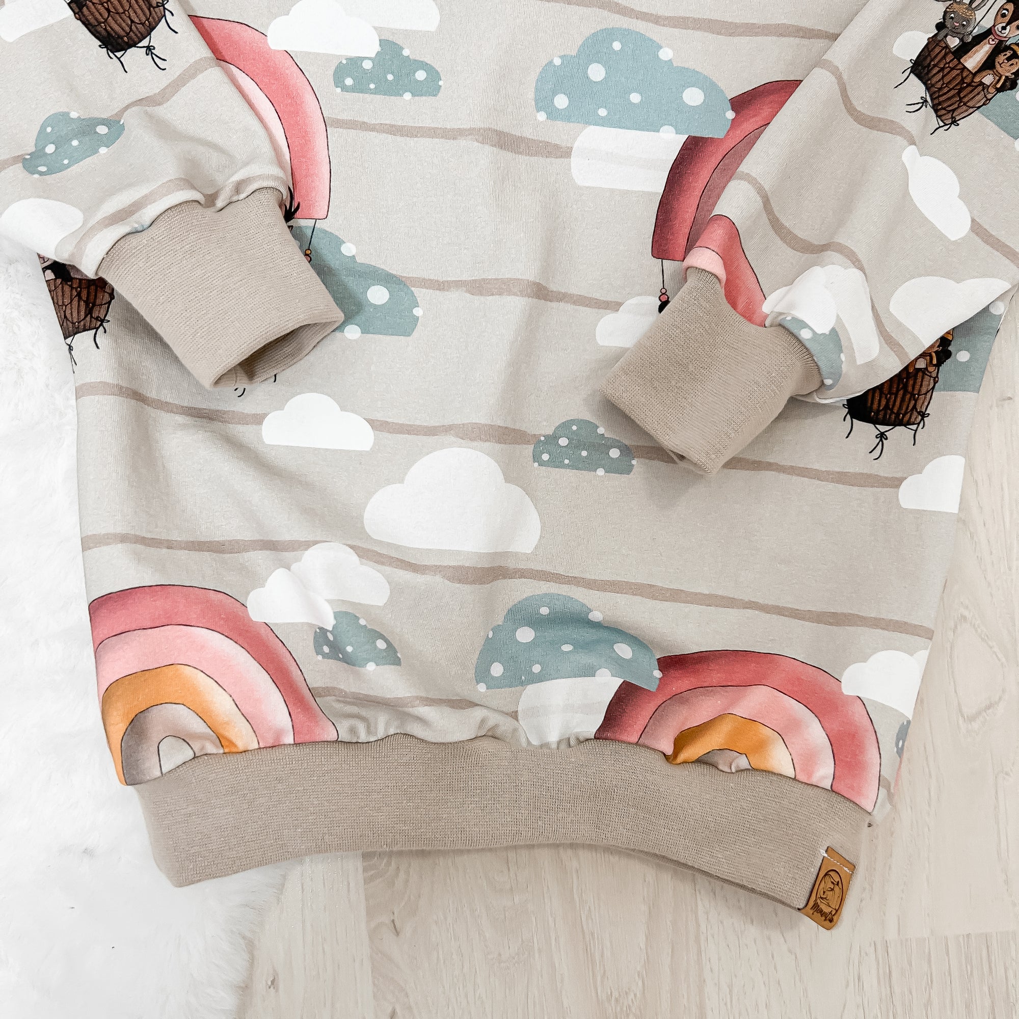 Sweater Regenbogen Reise - aus Bio-Baumwolle