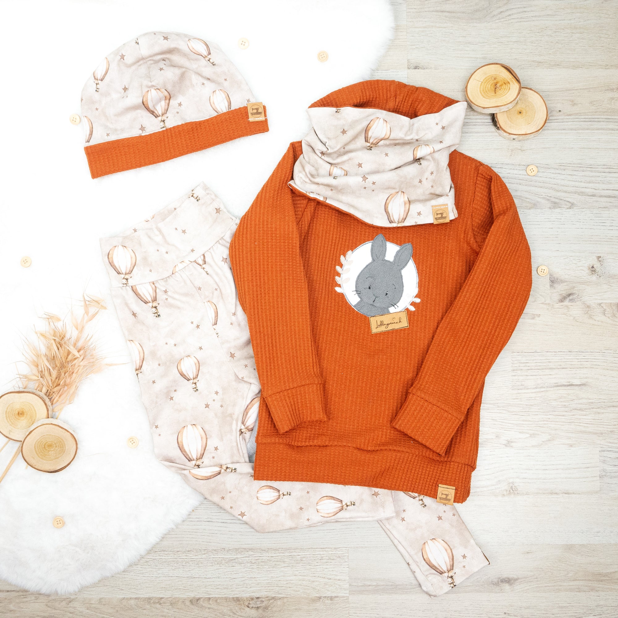 Langarmshirt mit Hasen Stickerei - Gr. 104